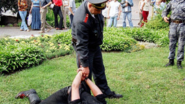 Alexander Pushkin performs "Glory of the Soldiers of Independence" in 2003. Alexander Pushkin performs "Glory of the Soldiers of Independence" in 2003.