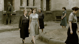Hannah Senesh (Meri Roth) and her mother Catherine (Marcela Nohýnková) circle a prison courtyard