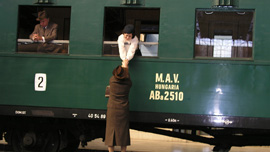 Catherine Senesh (Marcela Nohýnková) and Hannah Senesh (Meri Roth) part ways at a Budapest train station