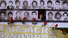 "Para no Olvidar/ To not forget" banner at the 2008 commemoration at the Monument to Memory and Truth 