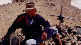 Roberto Canessa at the Memorial to the victims
