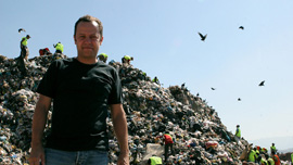 Vik Muniz at Jardim Gramacho in Waste Land