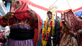 Hari and Suman enter Hari's family home    